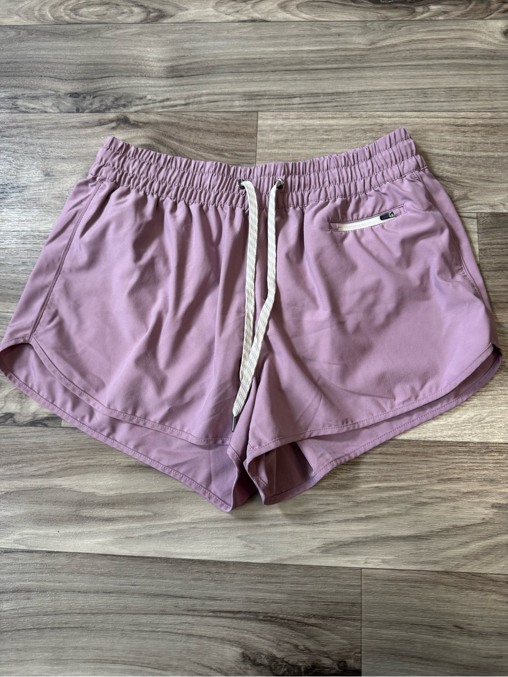 Vuori Women's Clementine Short 2.0 in Lilac Size Large